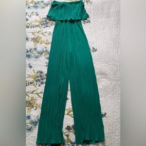 Sleeveless Emerald Green Pleated Jumpsuit
